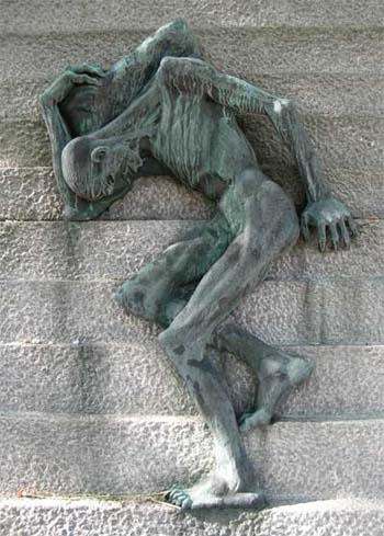Memorial to Holocaust victims at Pere Lachaise