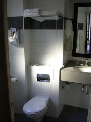 Bathroom at the Axial Beaubourg