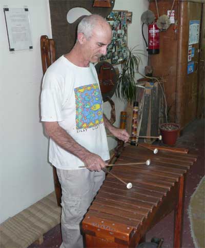 Pete Isacowitz plays one of his beautiful hand-made instruments