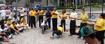 Street performers in Lapa