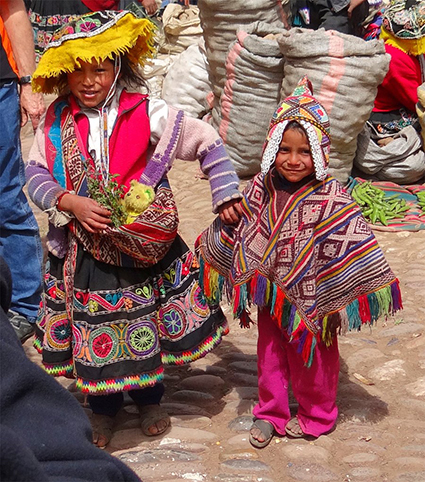 At the Pisaq Market