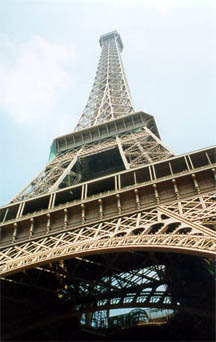 Le Tour Eiffel, perhaps the best known landmark in Paris